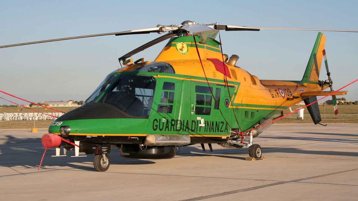 Sedm lidí zemřelo při pádu vrtulníku na jihu Itálie